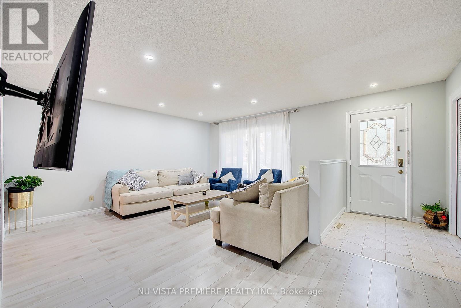 374 Homestead Court, London North, Ontario  N6G 2E9 - Photo 4 - X12448000