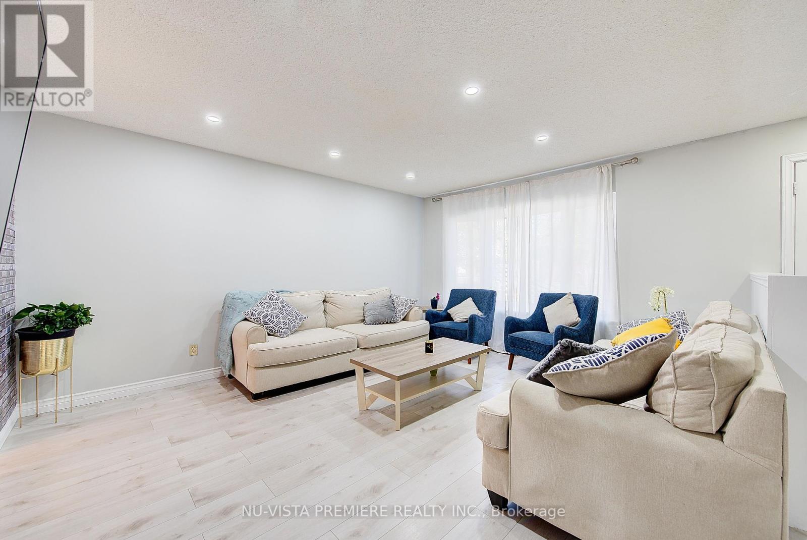 374 Homestead Court, London North, Ontario  N6G 2E9 - Photo 5 - X12448000