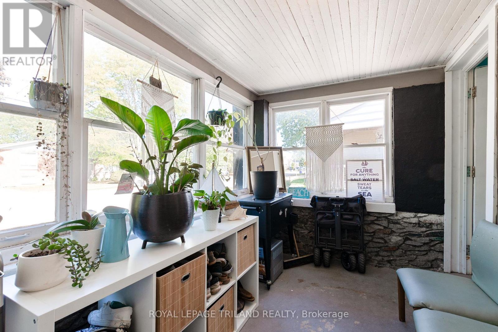 61 Briscoe Street W, London South (South E), Ontario  N6J 1M4 - Photo 4 - X12448064