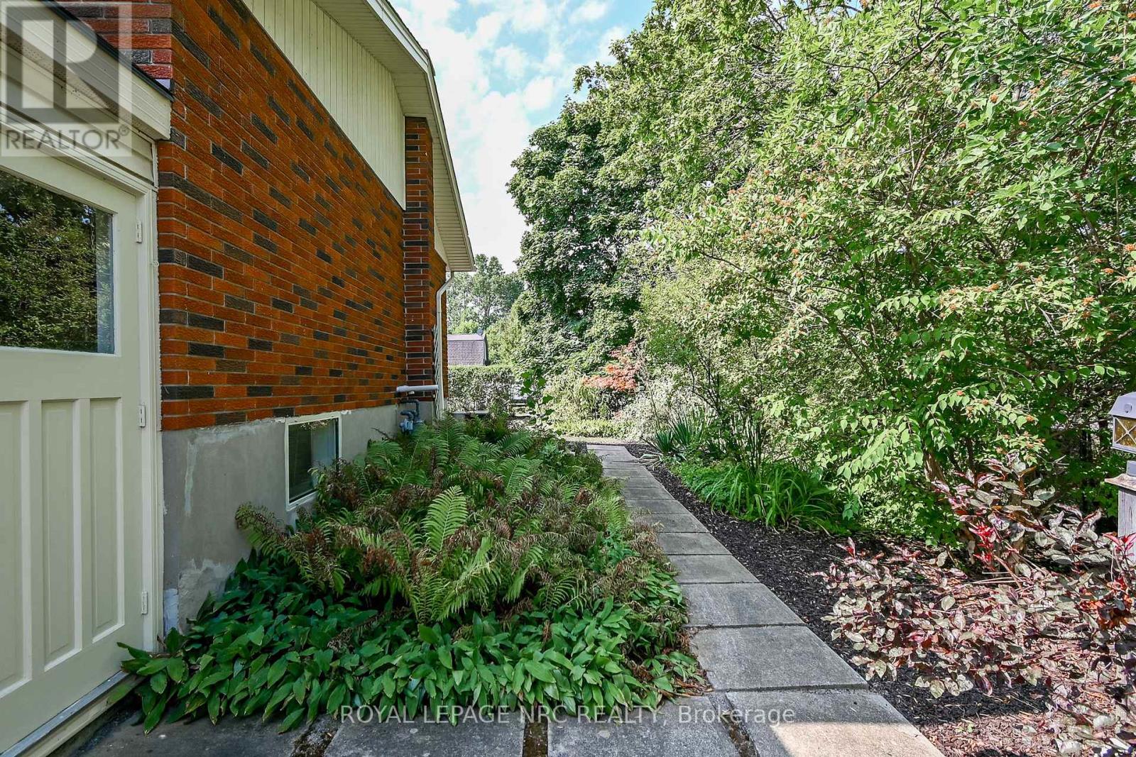 189 William Street, Niagara-On-The-Lake, Ontario  L0S 1J0 - Photo 4 - X12446708