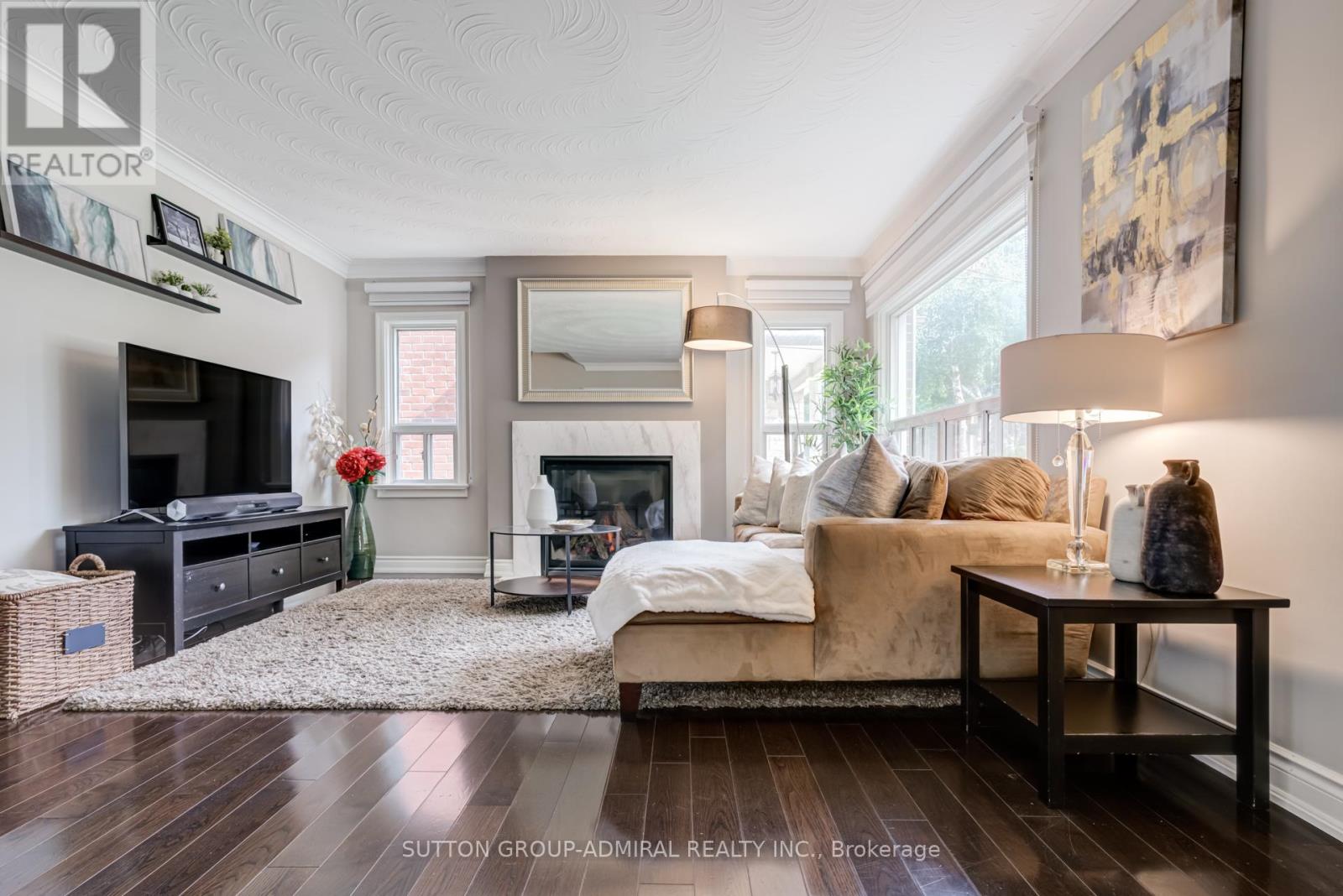 103 Neilson Drive, Toronto, Ontario  M9C 1W1 - Photo 6 - W12441262
