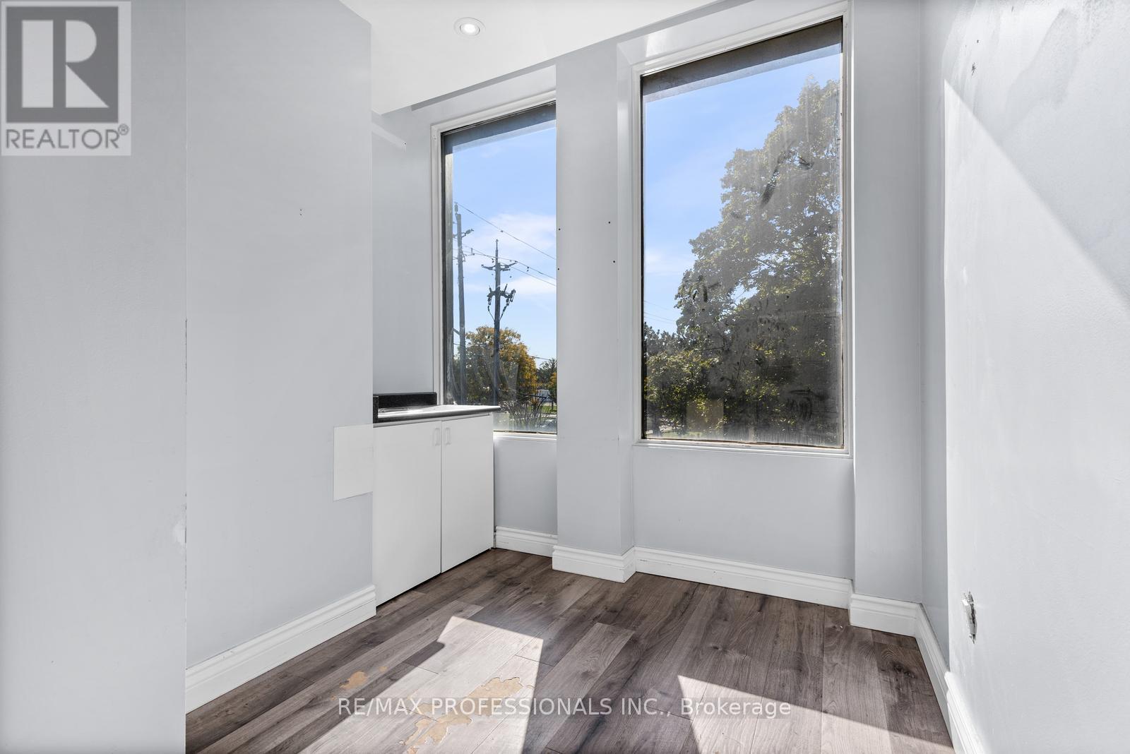 201 - 4640 Jane Street, Toronto, Ontario  M3N 2K5 - Photo 10 - W12442824