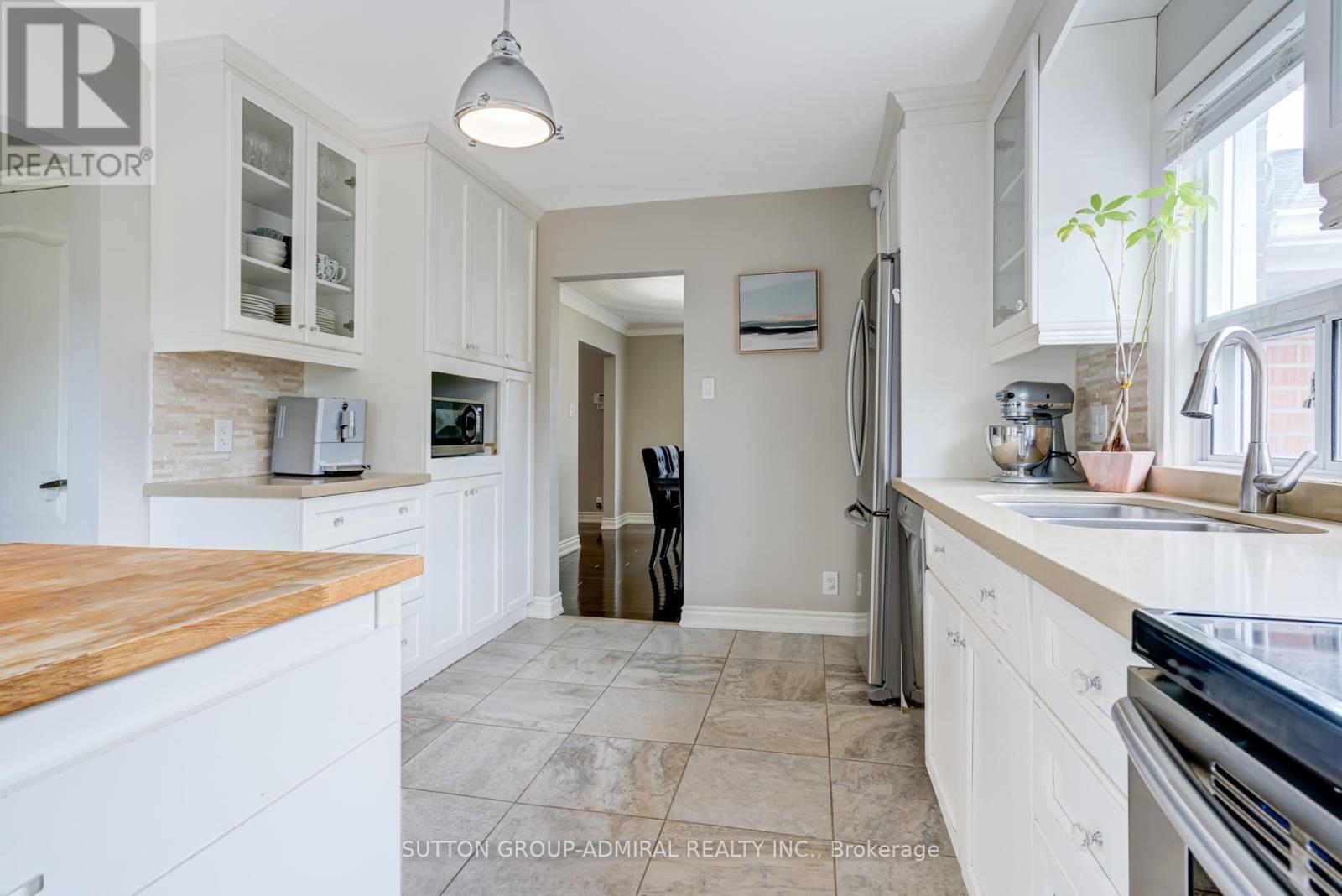 103 Neilson Drive, Toronto, Ontario  M9C 1W1 - Photo 11 - W12441262