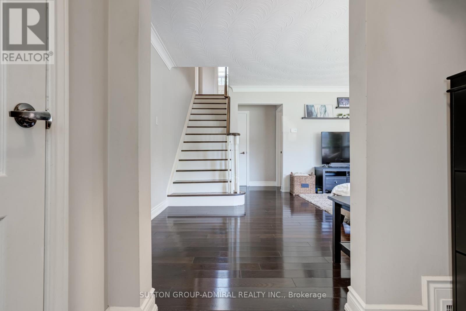 103 Neilson Drive, Toronto, Ontario  M9C 1W1 - Photo 5 - W12441262