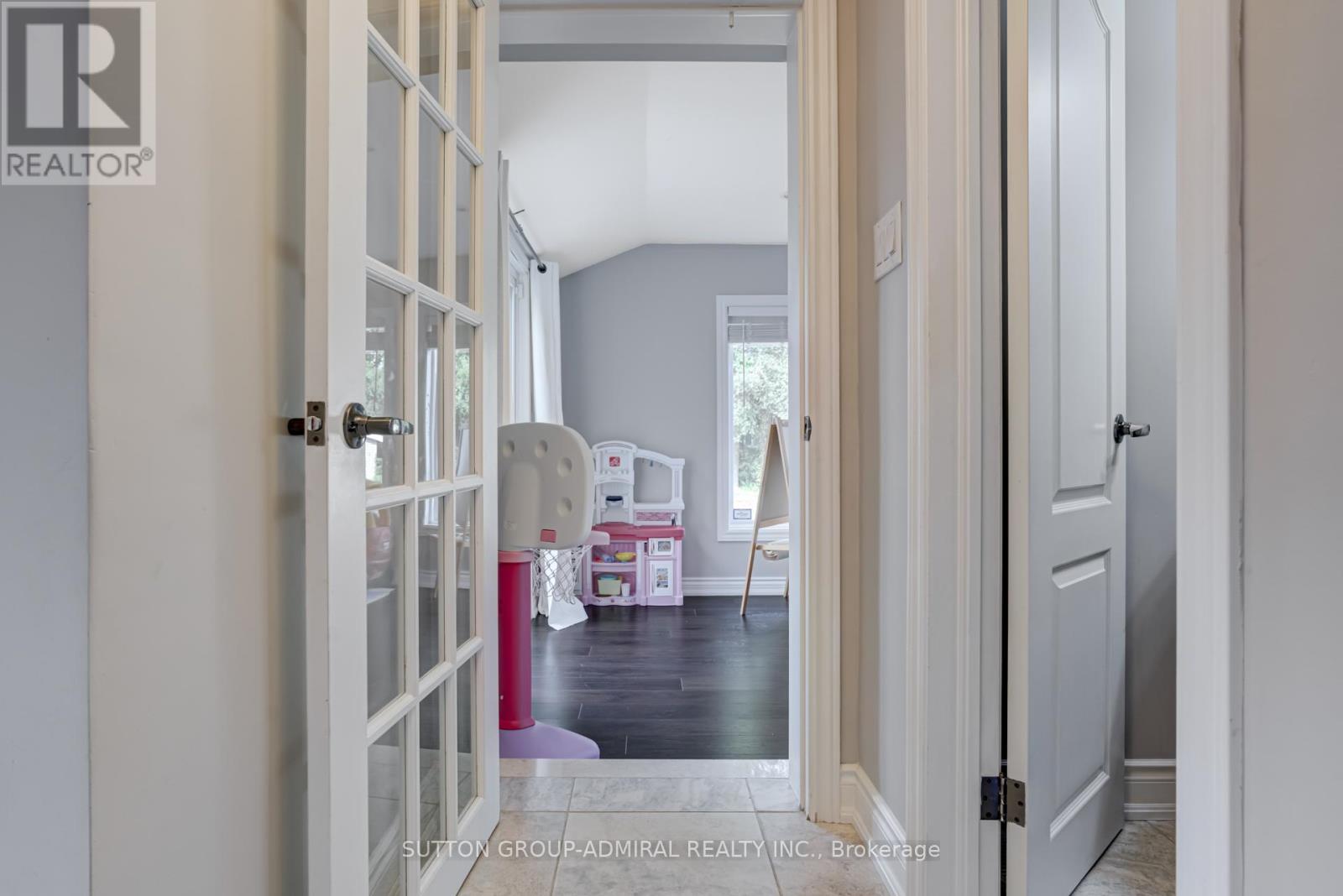 103 Neilson Drive, Toronto, Ontario  M9C 1W1 - Photo 13 - W12441262