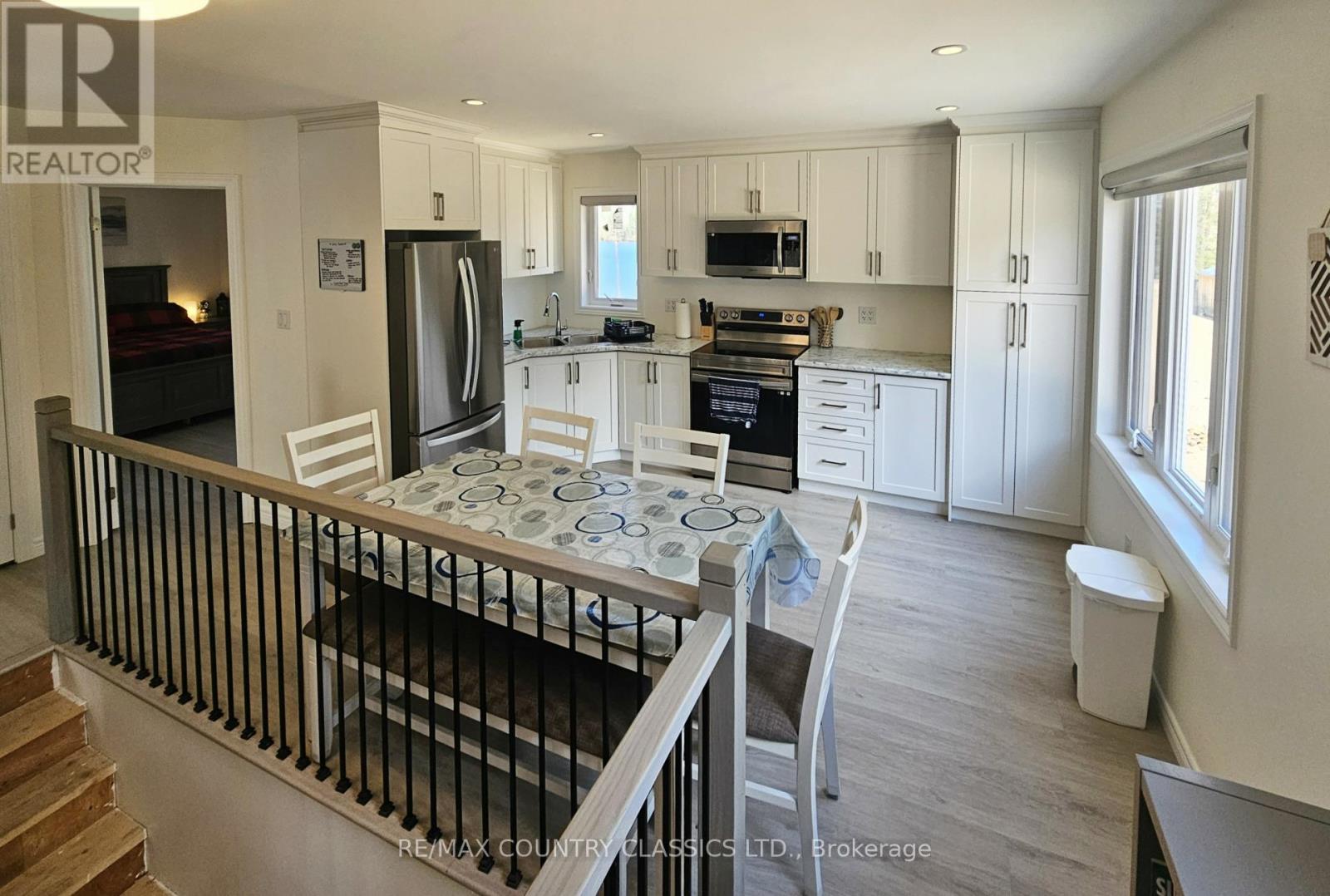 237 Grunwald Road, Madawaska Valley, Ontario  K0J 1B0 - Photo 10 - X12448065