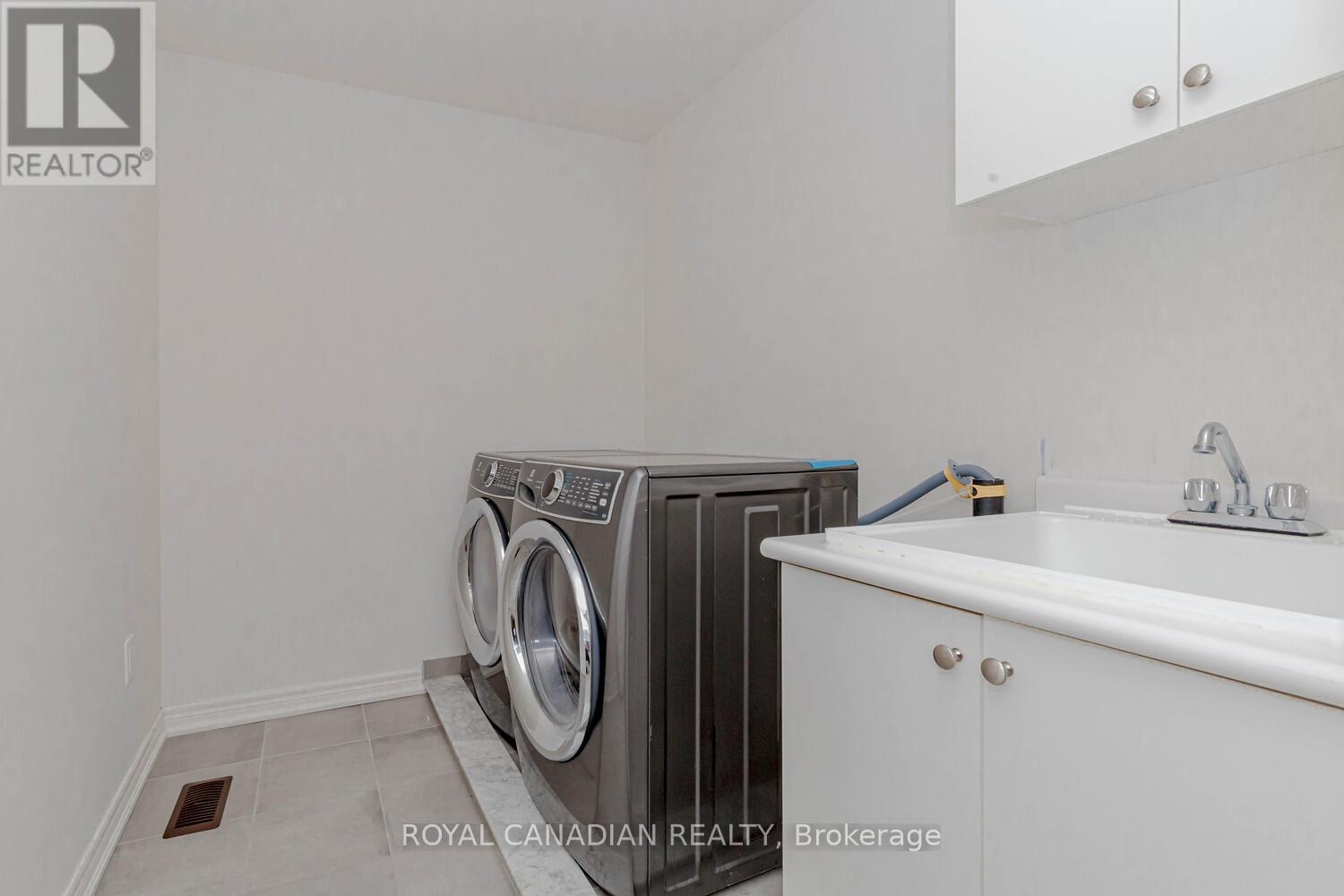 1467 Pratt Heights, Milton, Ontario  L9E 1J3 - Photo 35 - W12447910