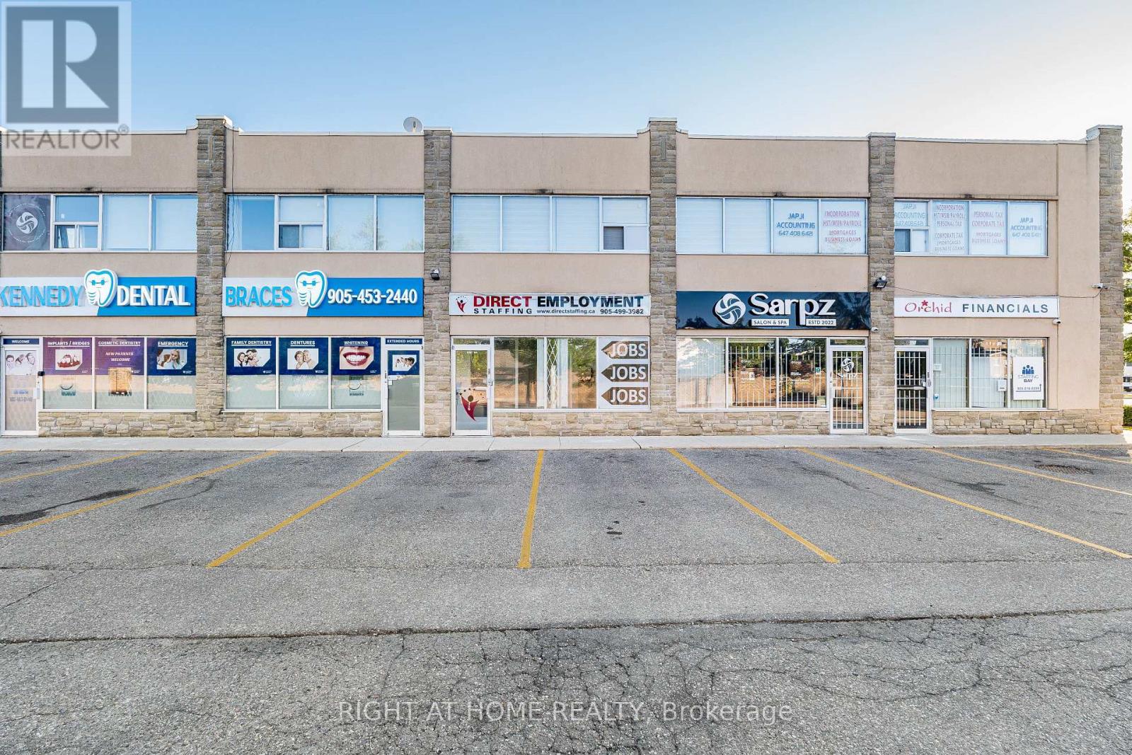 104 - 49 HILLCREST AVENUE, Brampton, Ontario