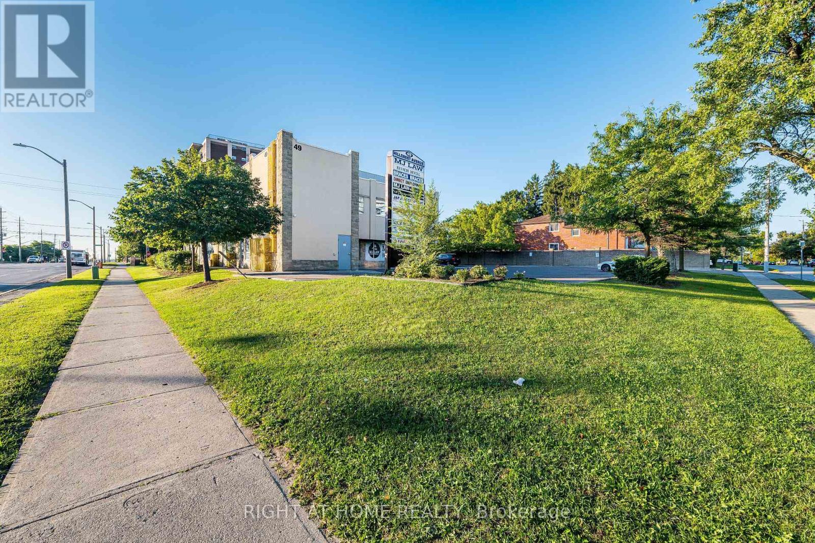 104 - 49 Hillcrest Avenue, Brampton, Ontario  L6W 4V4 - Photo 8 - W12447913