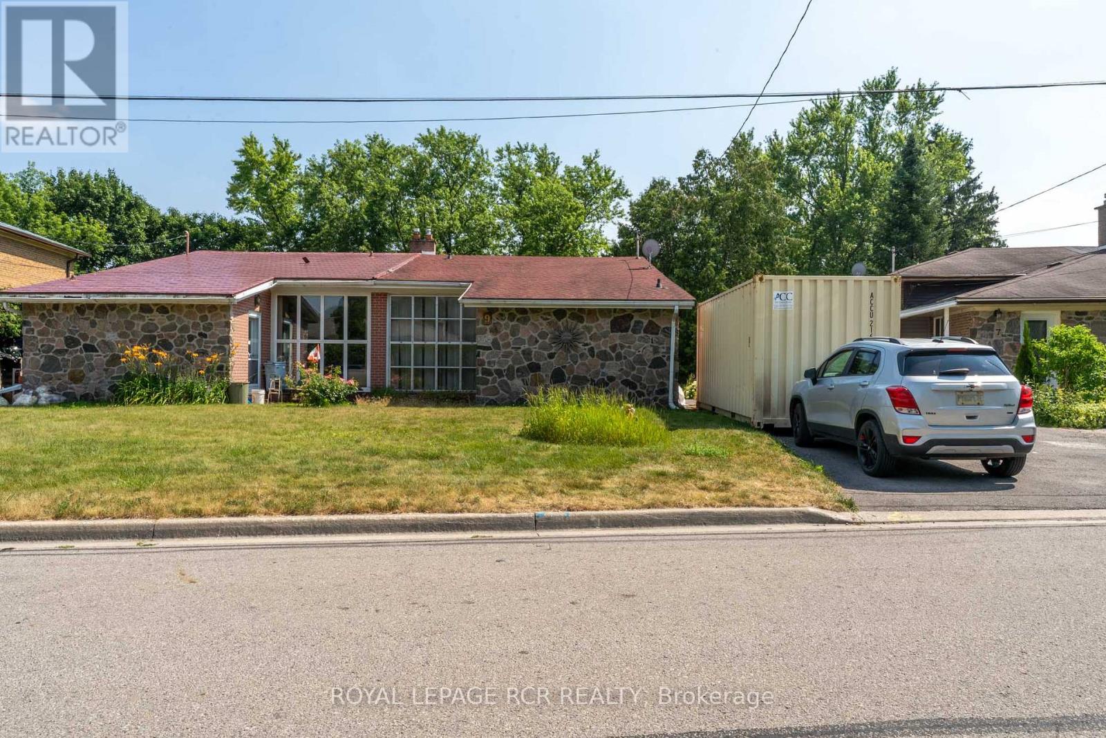 9 DUNHAM CRESCENT, Aurora, Ontario