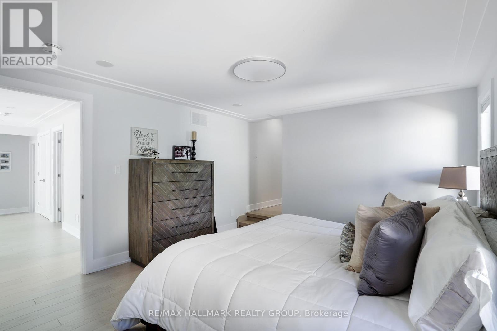 668 Mansfield Avenue, Ottawa, Ontario  K2A 2T6 - Photo 27 - X12448005