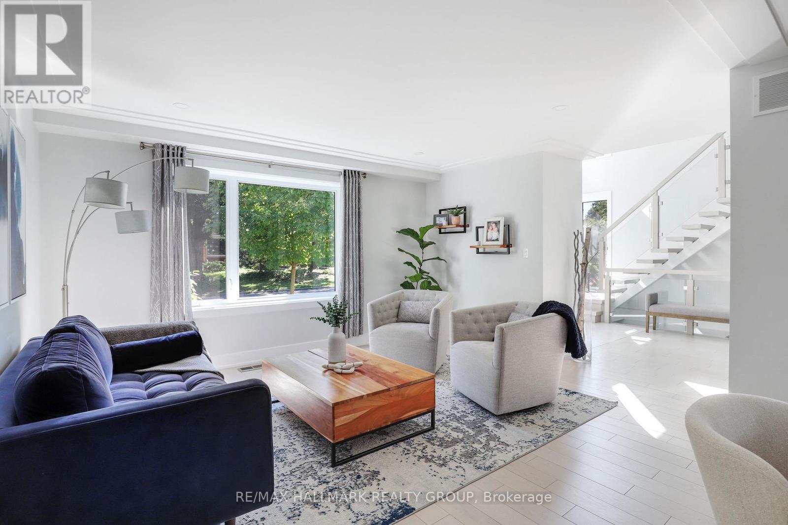 668 Mansfield Avenue, Ottawa, Ontario  K2A 2T6 - Photo 7 - X12448005