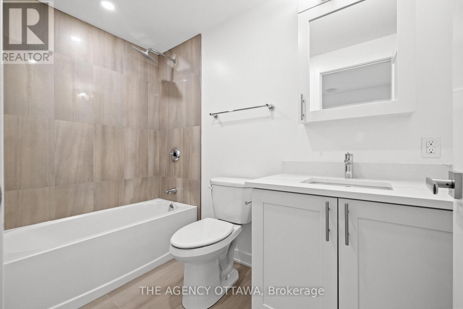 305 - 340 Queen Street, Ottawa, Ontario  K1R 0G1 - Photo 17 - X12448046