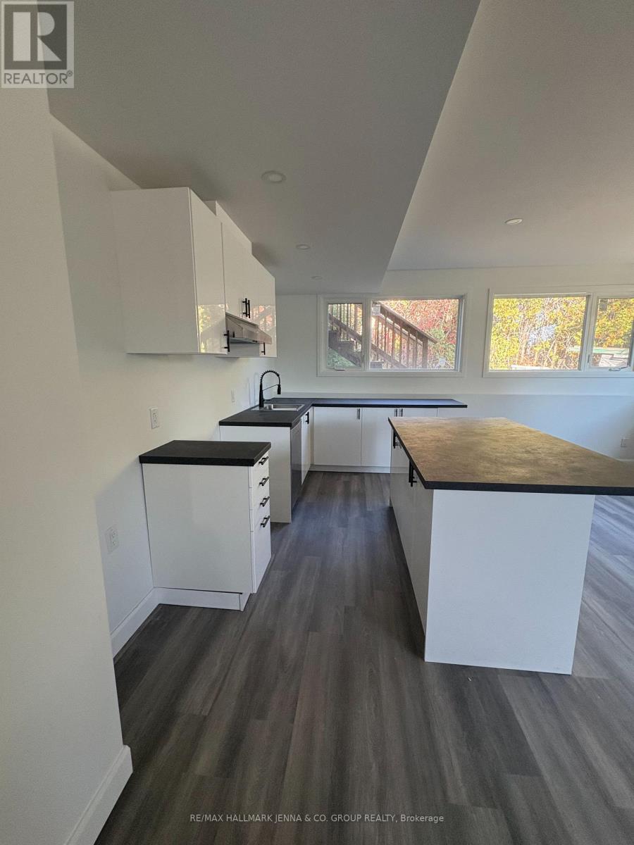 B - 14 Belleview Drive, Ottawa, Ontario  K2L 1W3 - Photo 5 - X12448047