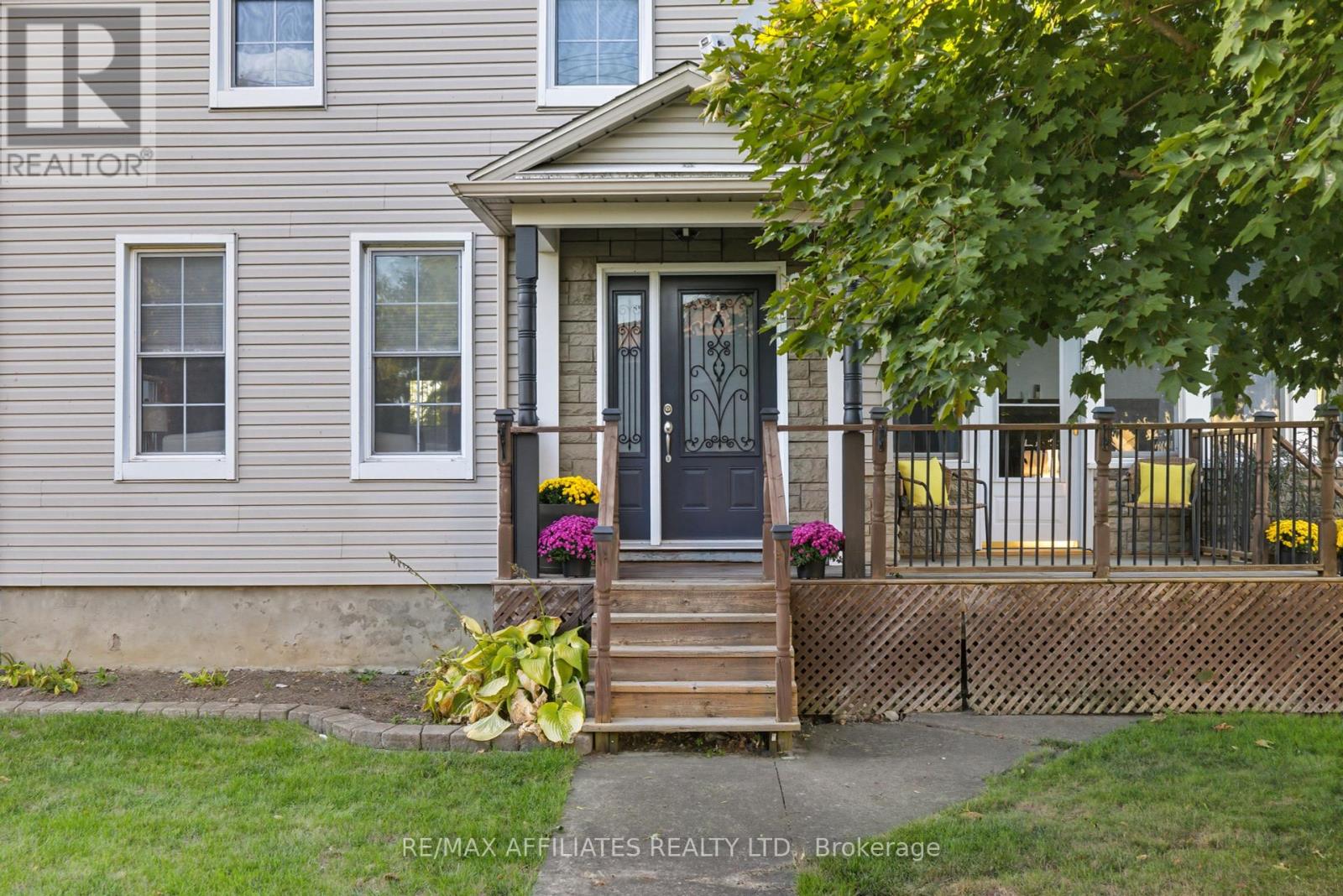 174 Park Street W, Prescott, Ontario  K0E 1T0 - Photo 3 - X12448074