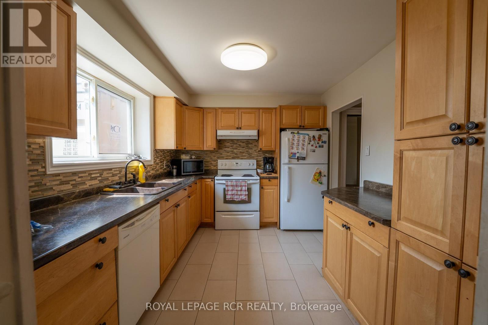 9 Dunham Crescent, Aurora, Ontario  L4G 2V3 - Photo 7 - N12421987