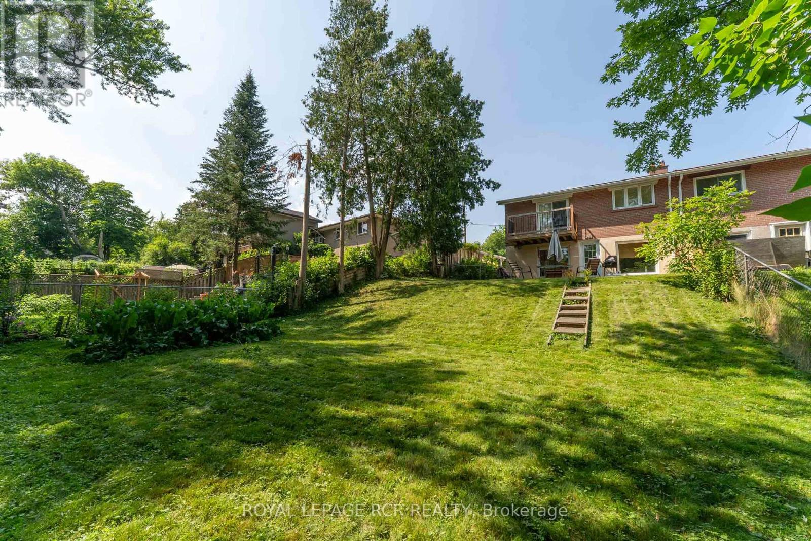 9 Dunham Crescent, Aurora, Ontario  L4G 2V3 - Photo 3 - N12421987