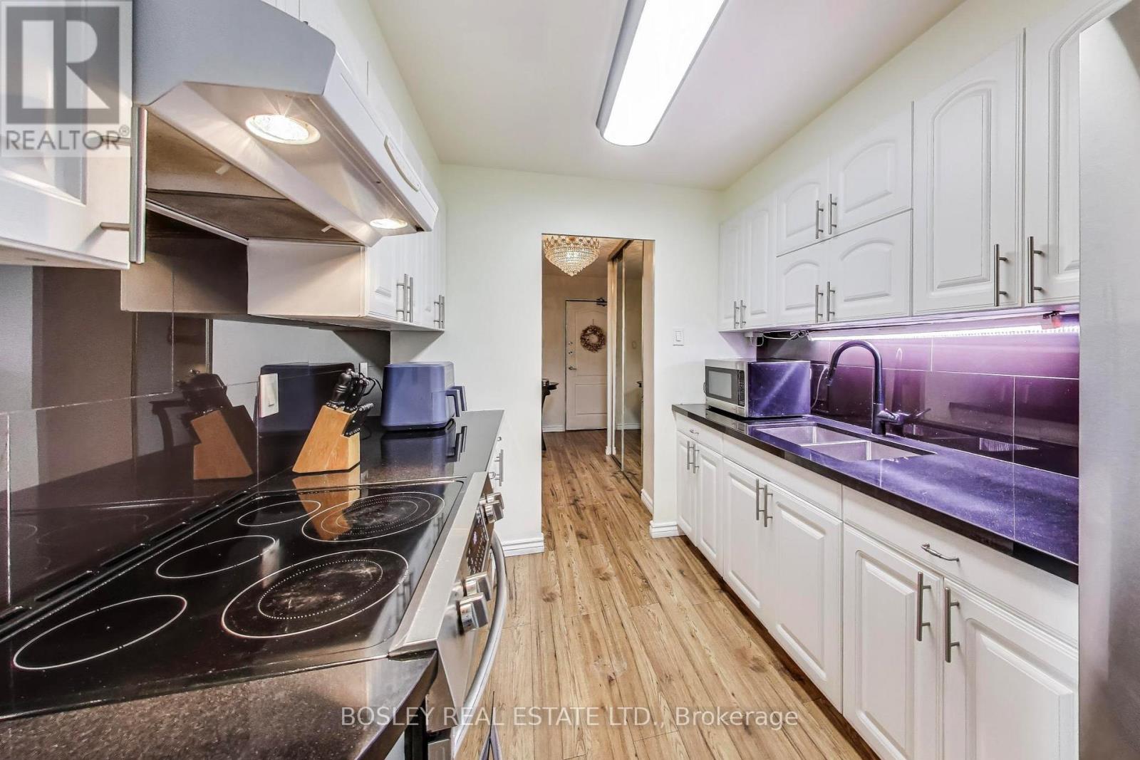 1409 - 61 Richview Road, Toronto, Ontario  M9A 4M8 - Photo 13 - W12300447