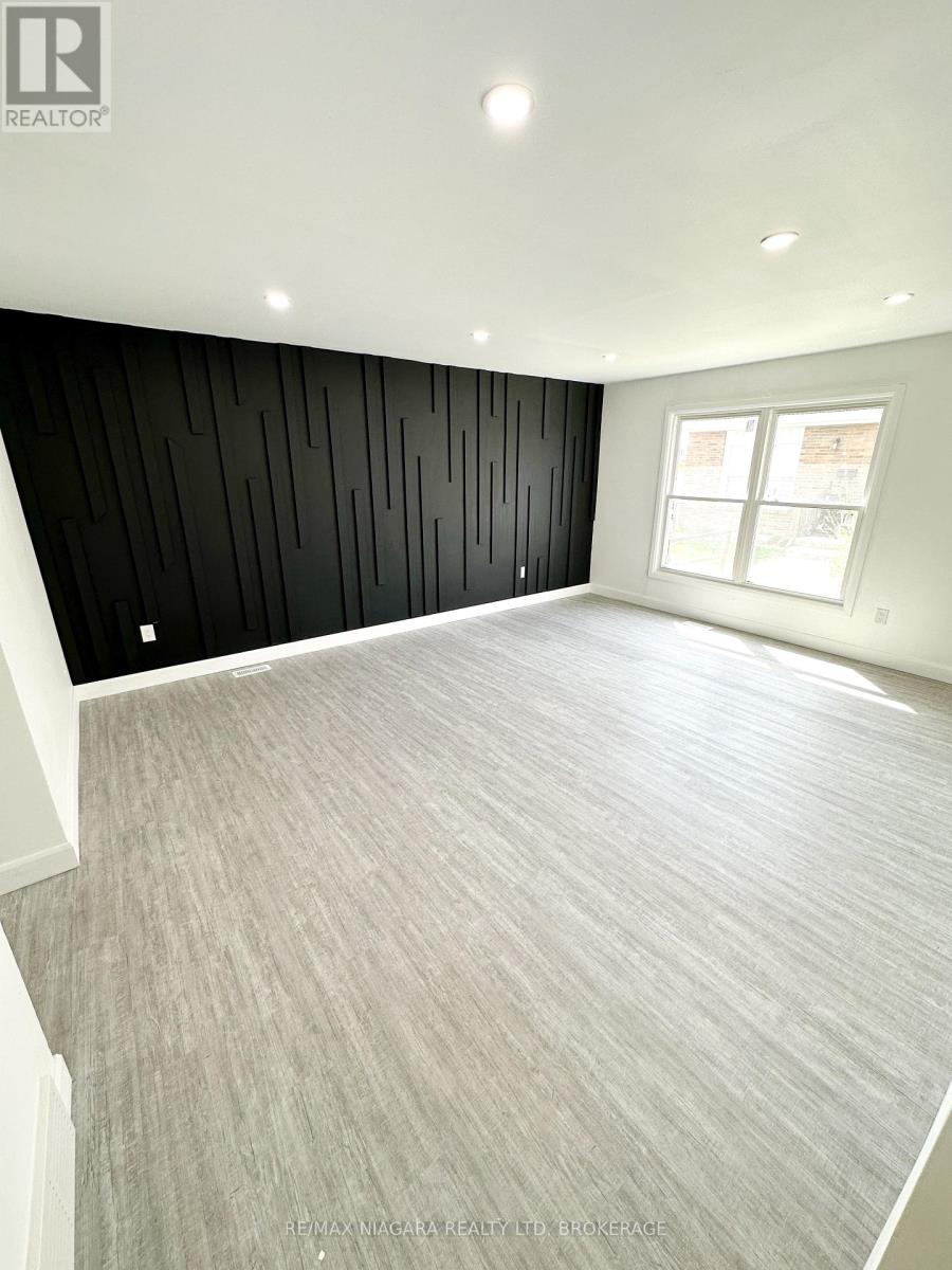 1 - 71 Hagey Avenue, Fort Erie, Ontario  L2A 1W5 - Photo 2 - X12447988