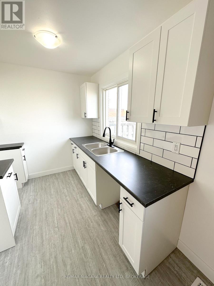 1 - 71 Hagey Avenue, Fort Erie, Ontario  L2A 1W5 - Photo 4 - X12447988