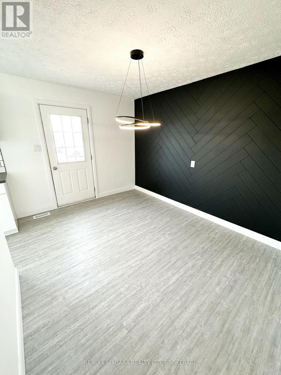 1 - 71 Hagey Avenue, Fort Erie, Ontario  L2A 1W5 - Photo 6 - X12447988