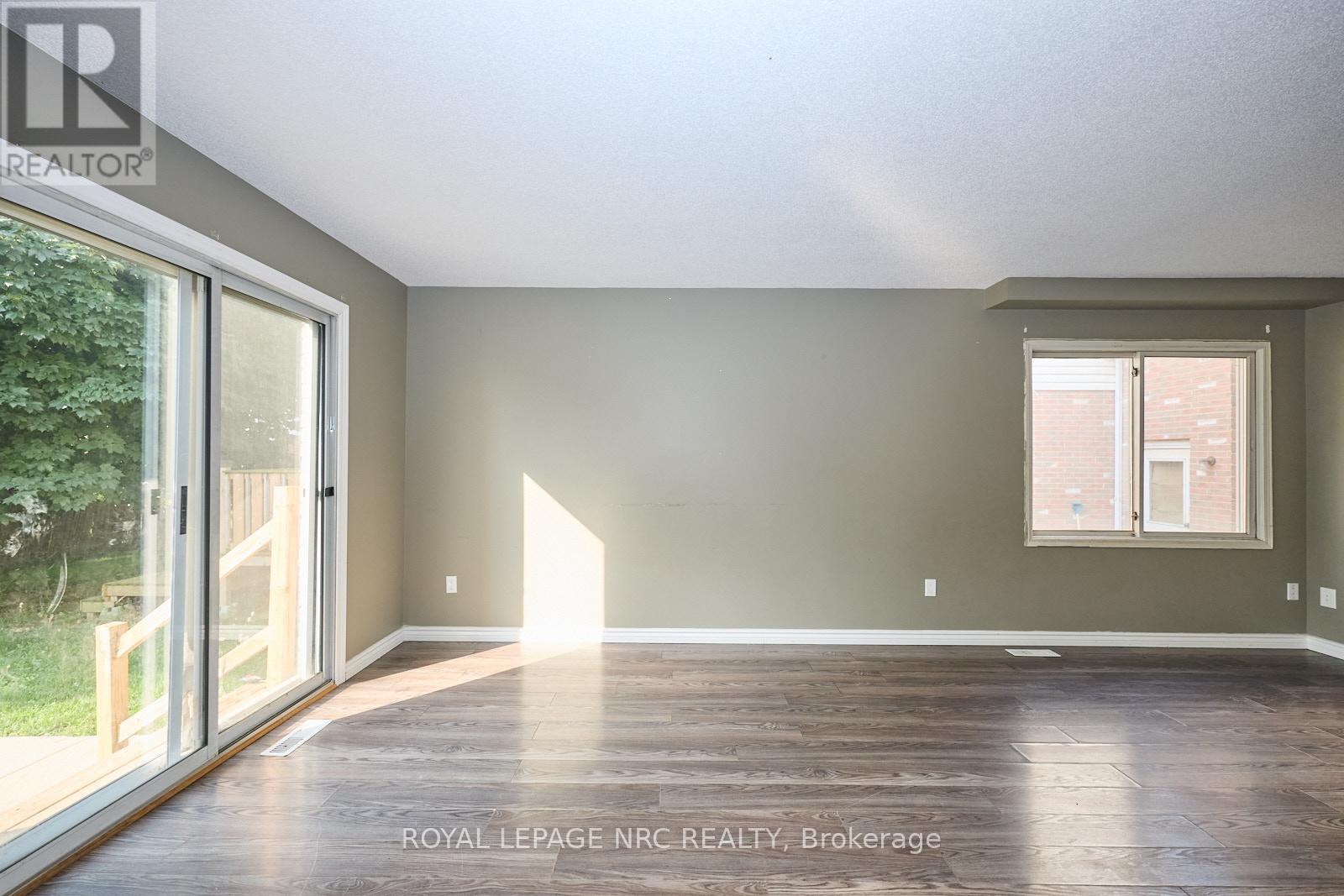 14 Buss Court, Thorold, Ontario  L2V 5B1 - Photo 11 - X12448054