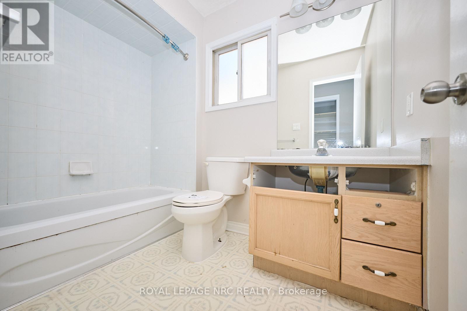 14 Buss Court, Thorold, Ontario  L2V 5B1 - Photo 19 - X12448054