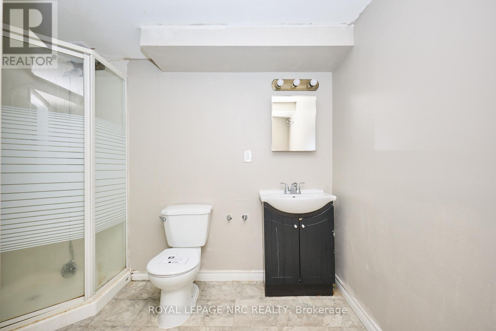 14 Buss Court, Thorold, Ontario  L2V 5B1 - Photo 23 - X12448054