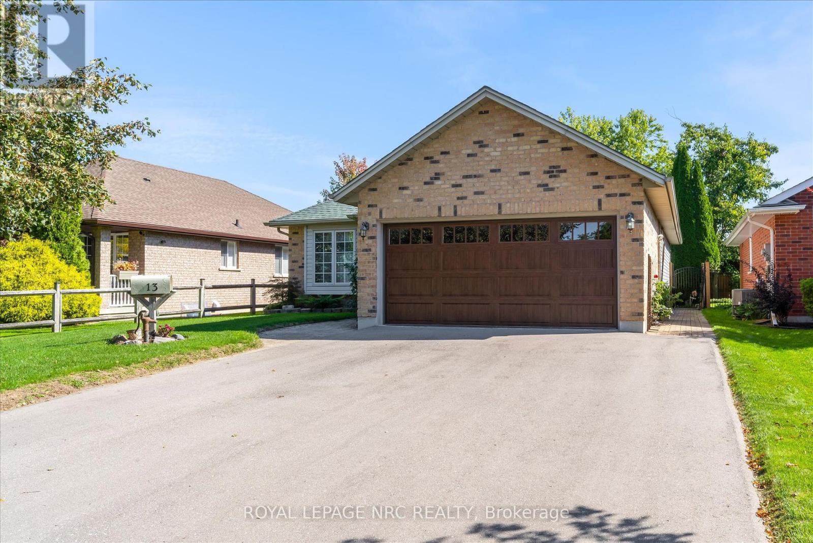 13 Tanner Drive, Pelham, Ontario  L0S 1E4 - Photo 1 - X12448073
