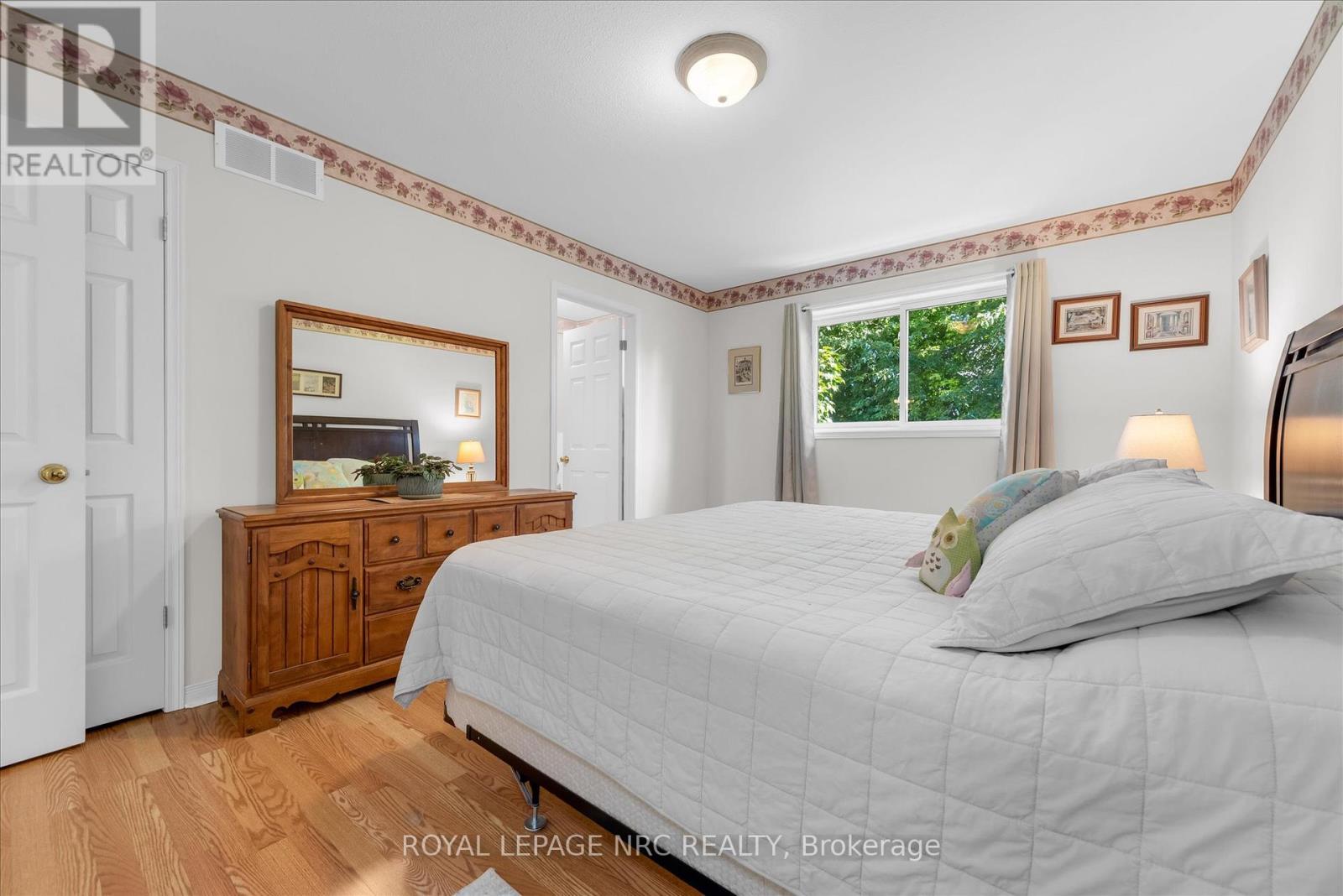 13 Tanner Drive, Pelham, Ontario  L0S 1E4 - Photo 18 - X12448073