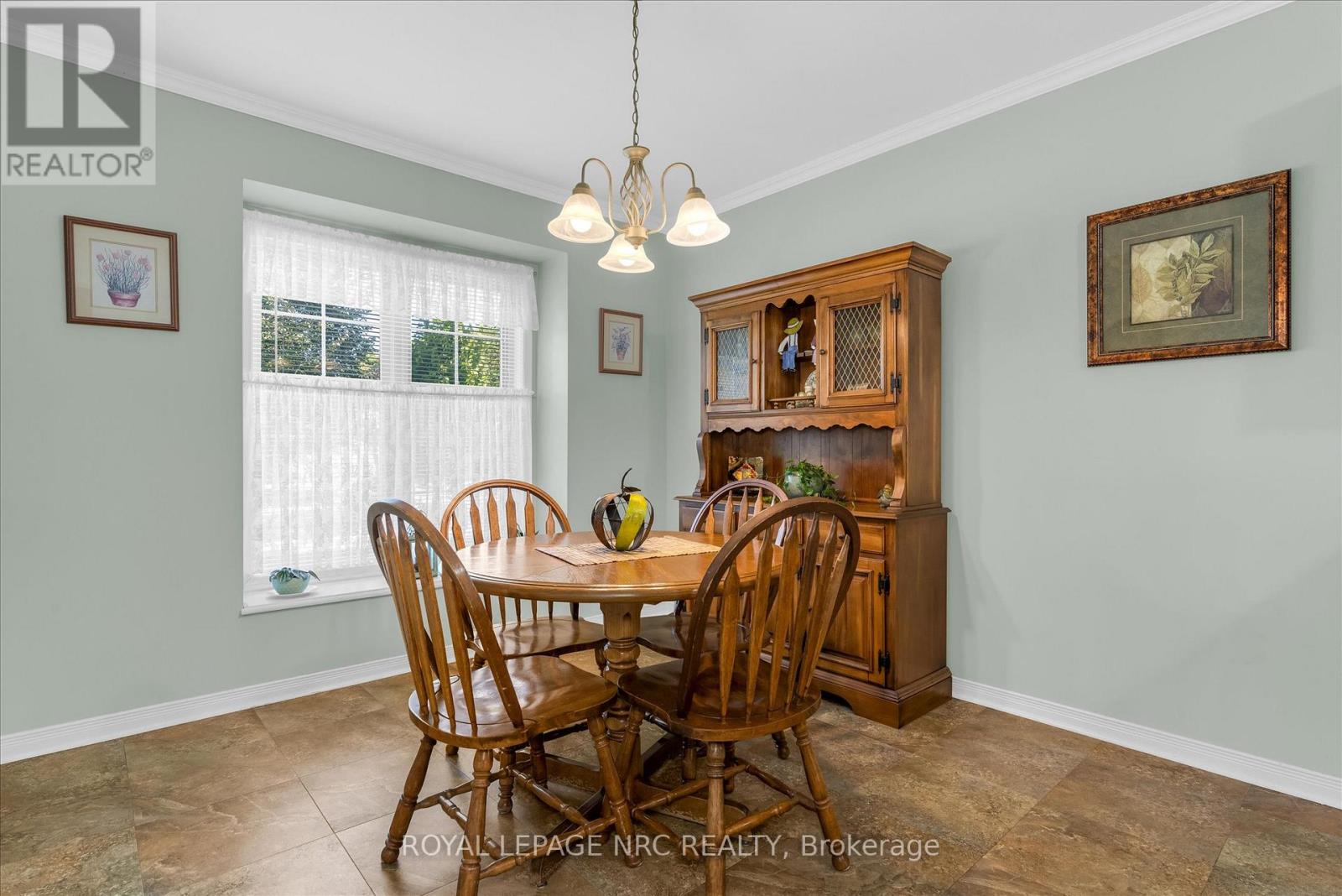 13 Tanner Drive, Pelham, Ontario  L0S 1E4 - Photo 7 - X12448073