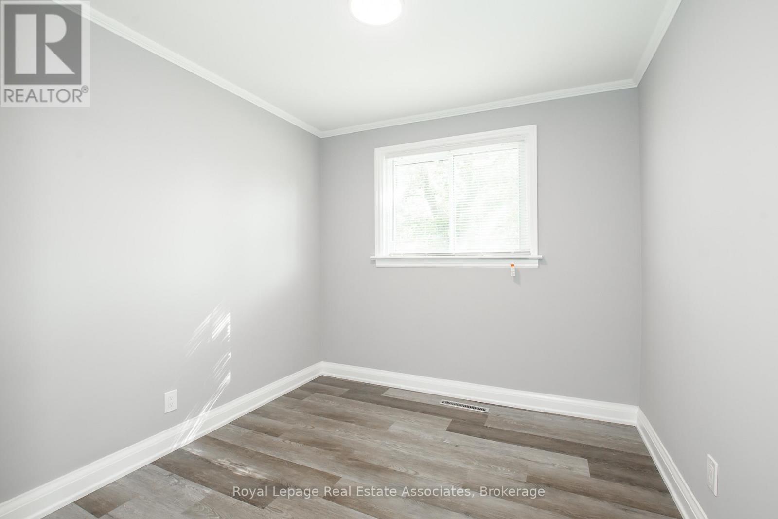 117 Louth Street, St. Catharines, Ontario  L2S 2T8 - Photo 13 - X12447944