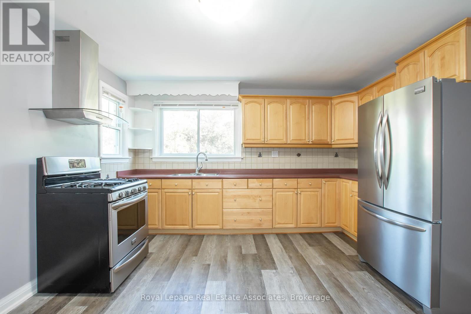 117 Louth Street, St. Catharines, Ontario  L2S 2T8 - Photo 15 - X12447944