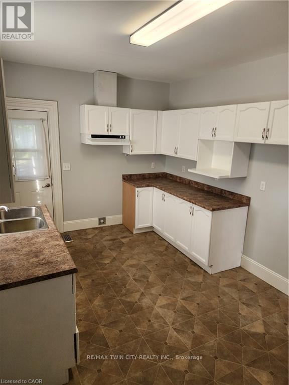 A - 141 Laurel Street, Cambridge, Ontario  N3H 3Y5 - Photo 5 - X12447956