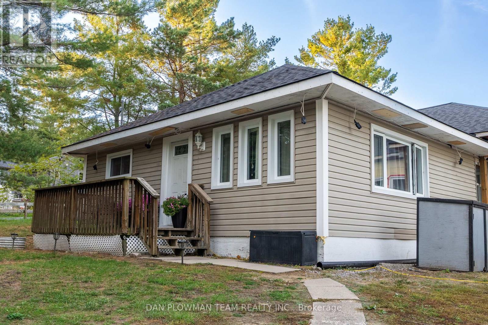 7038 Lake Street, Hamilton Township (Bewdley), Ontario  K0L 1E0 - Photo 2 - X12447965