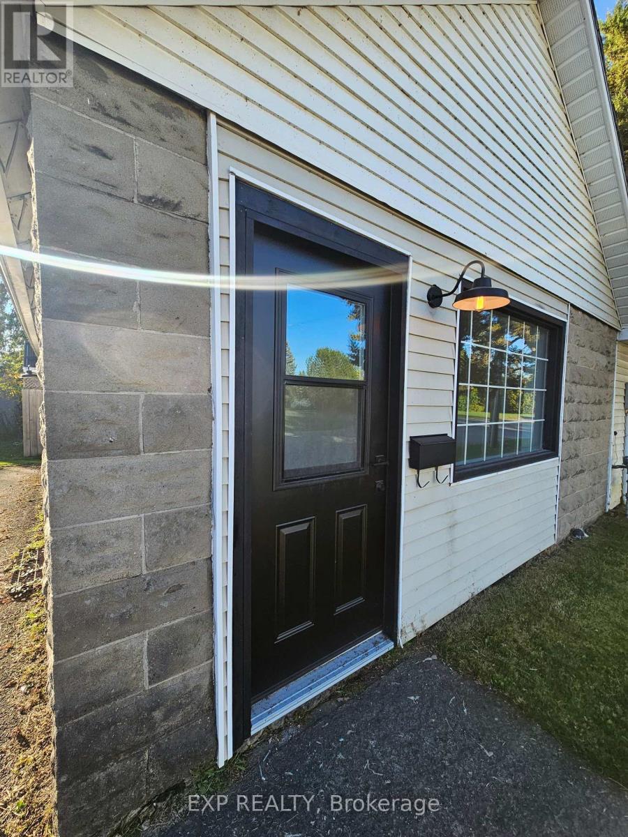 699 Hyde Street, Prescott, Ontario  K0E 1T0 - Photo 2 - X12447997