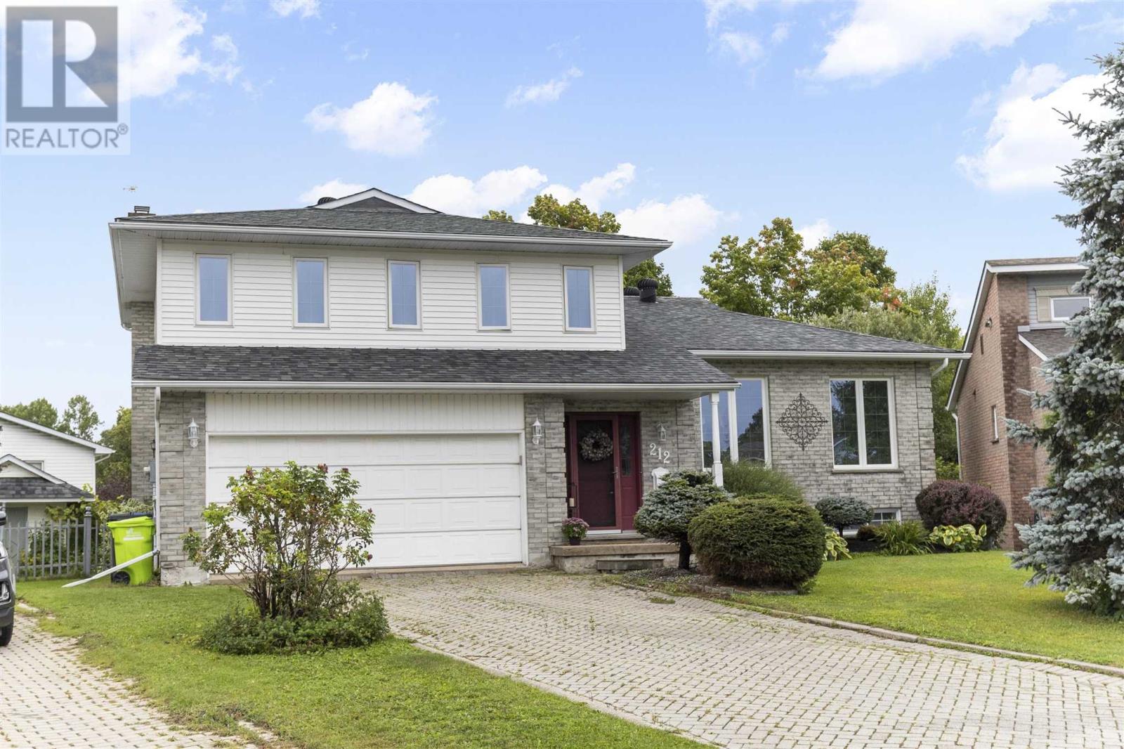212 Promenade Dr, Sault Ste. Marie, Ontario  P6B 5J6 - Photo 1 - SM252494