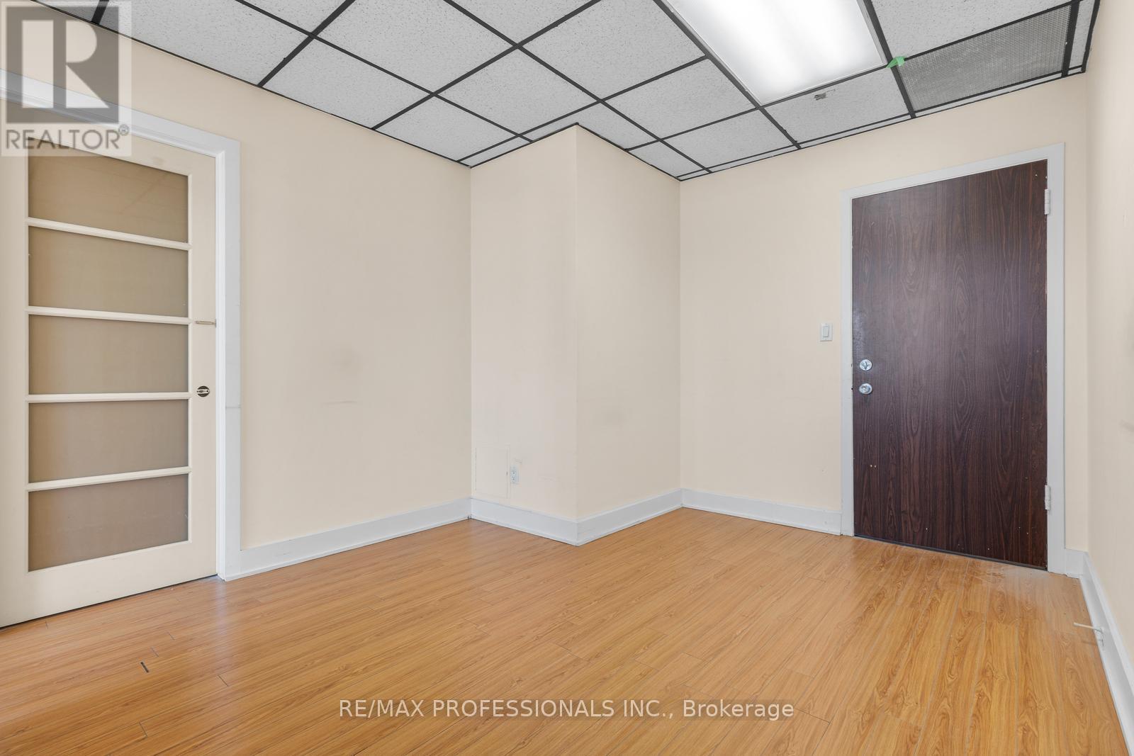 202 - 4640 Jane Street, Toronto, Ontario  M3N 2K5 - Photo 11 - W12442839