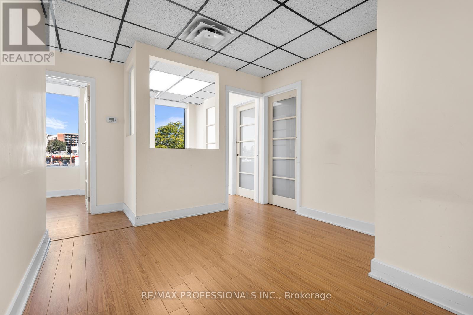 202 - 4640 Jane Street, Toronto, Ontario  M3N 2K5 - Photo 10 - W12442839