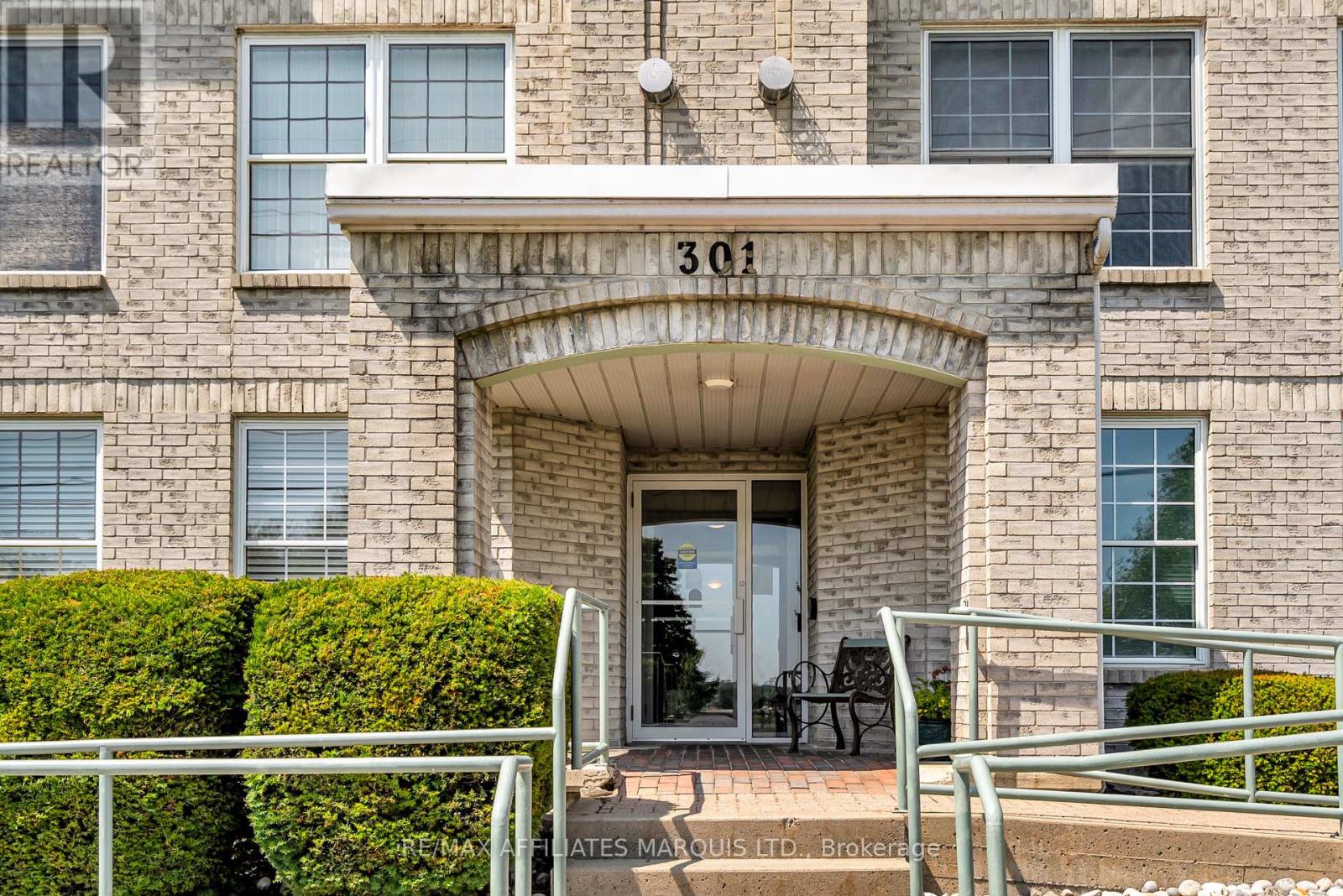 104 - 301 Water Street W, Cornwall, Ontario  K6J 1A5 - Photo 4 - X12309090