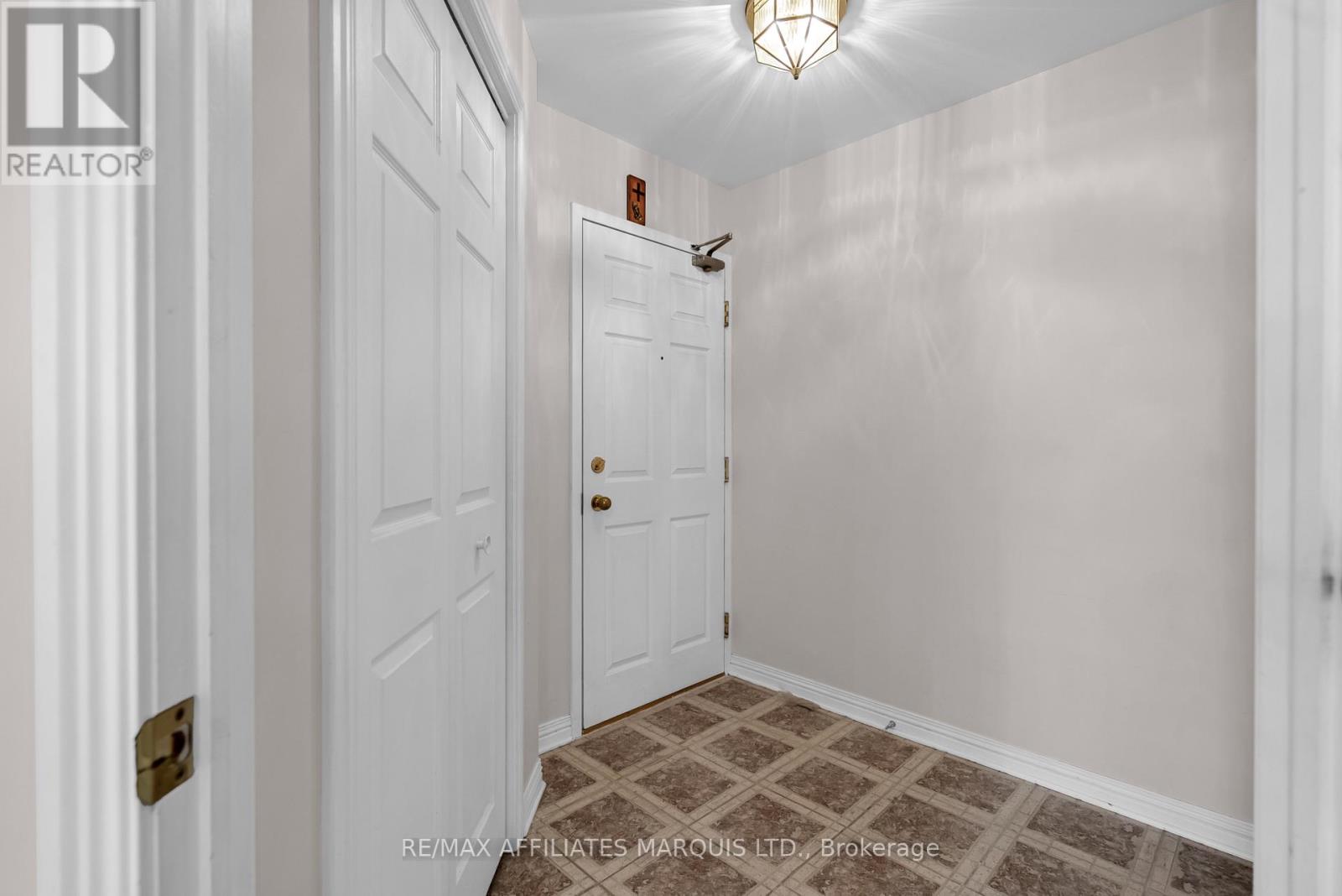 104 - 301 Water Street W, Cornwall, Ontario  K6J 1A5 - Photo 6 - X12309090