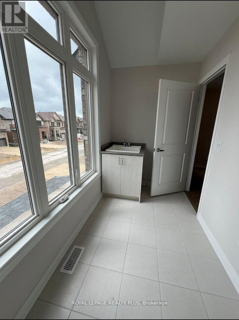 249 Leslie Davis Street, North Dumfries, Ontario  N0B 1E0 - Photo 19 - X12446743