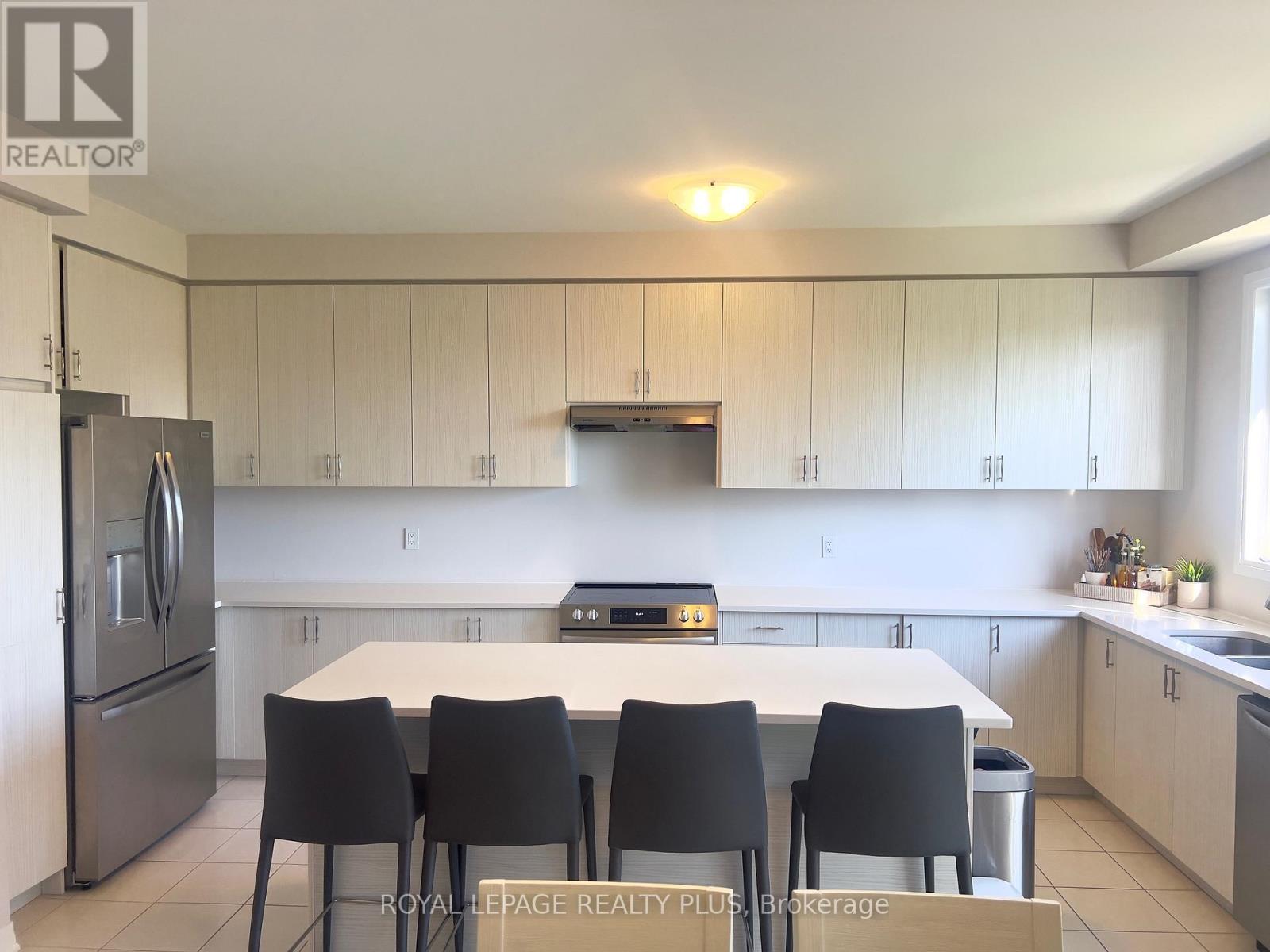 249 Leslie Davis Street, North Dumfries, Ontario  N0B 1E0 - Photo 14 - X12446743