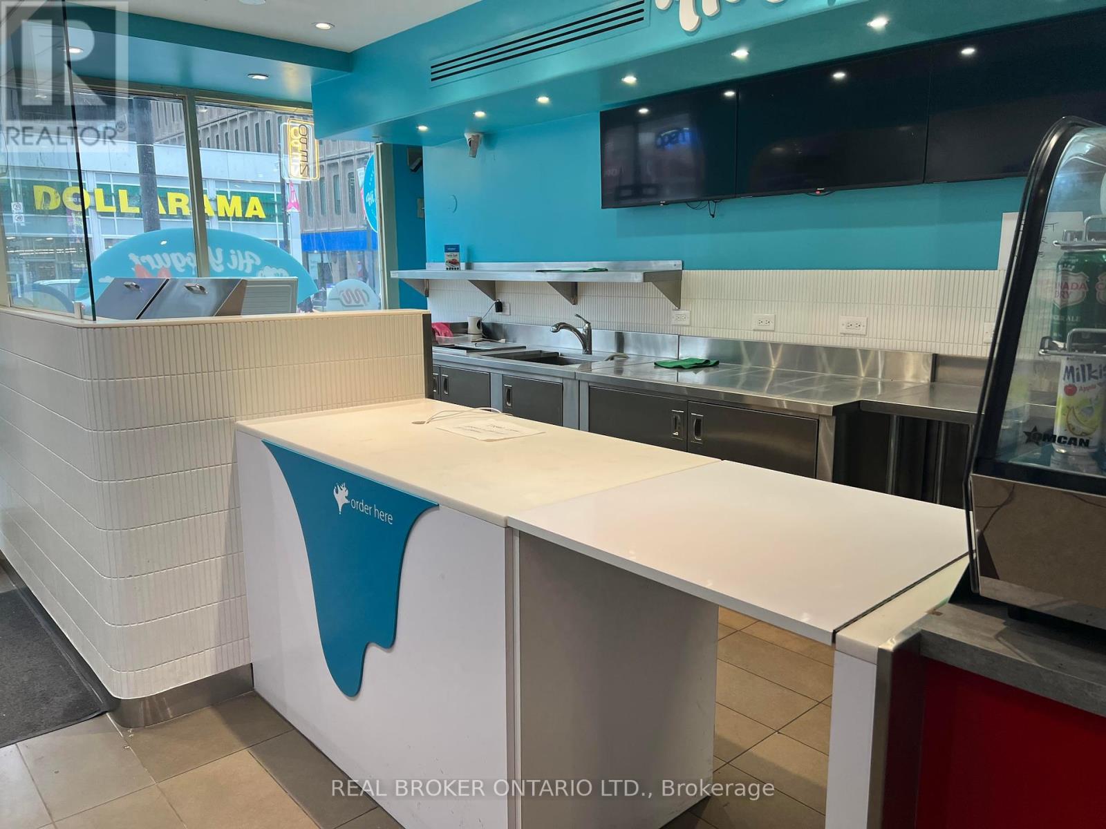 2350 YONGE STREET, Toronto, Ontario