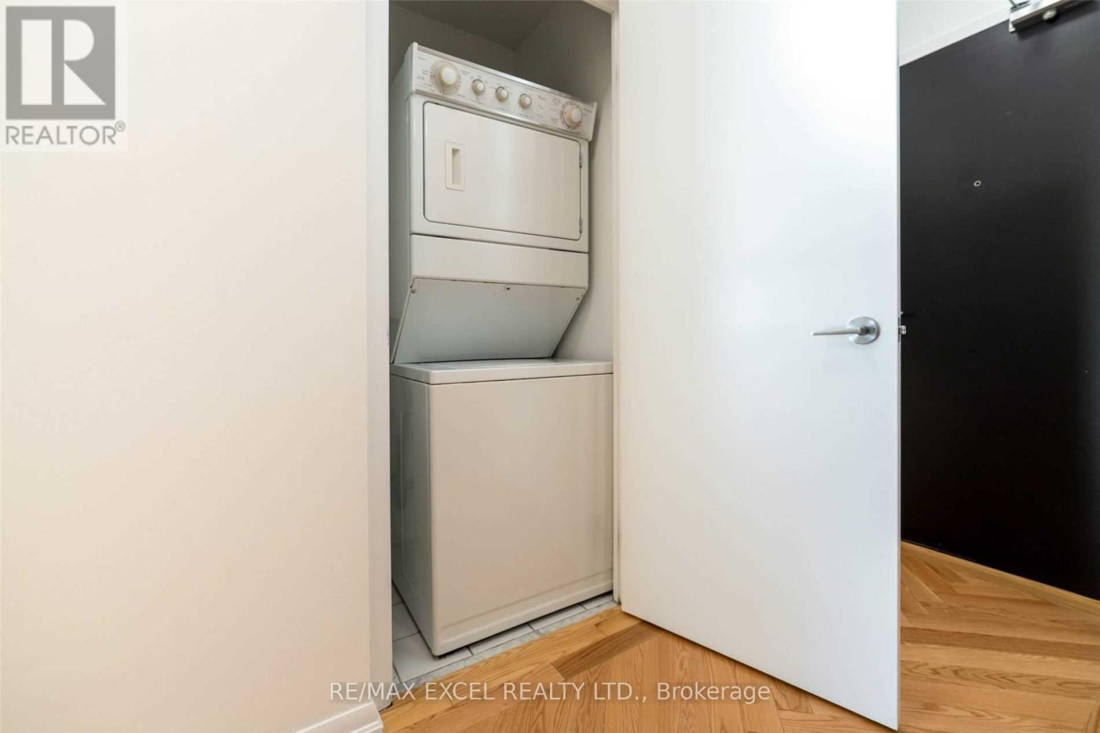 1802 - 231 Fort York Boulevard, Toronto, Ontario  M5V 1B2 - Photo 5 - C12444322
