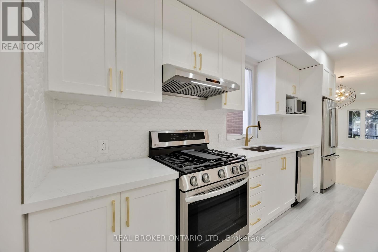 806 Gladstone Avenue, Toronto, Ontario  M6H 3J6 - Photo 17 - W12435713