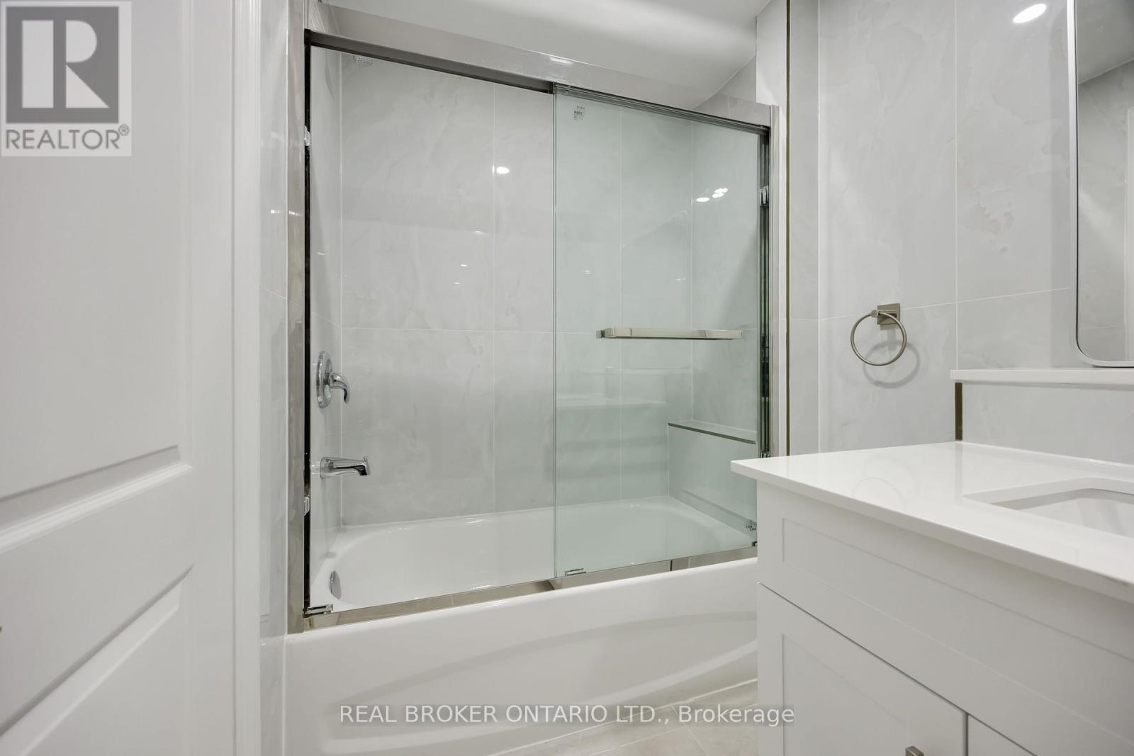 806 Gladstone Avenue, Toronto, Ontario  M6H 3J6 - Photo 31 - W12435713