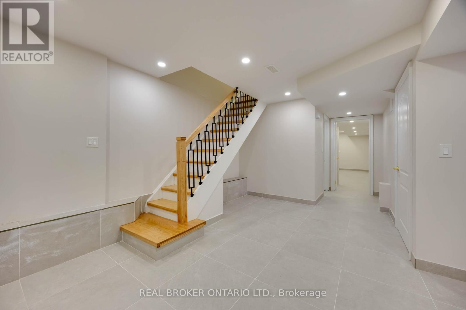 806 Gladstone Avenue, Toronto, Ontario  M6H 3J6 - Photo 25 - W12435713