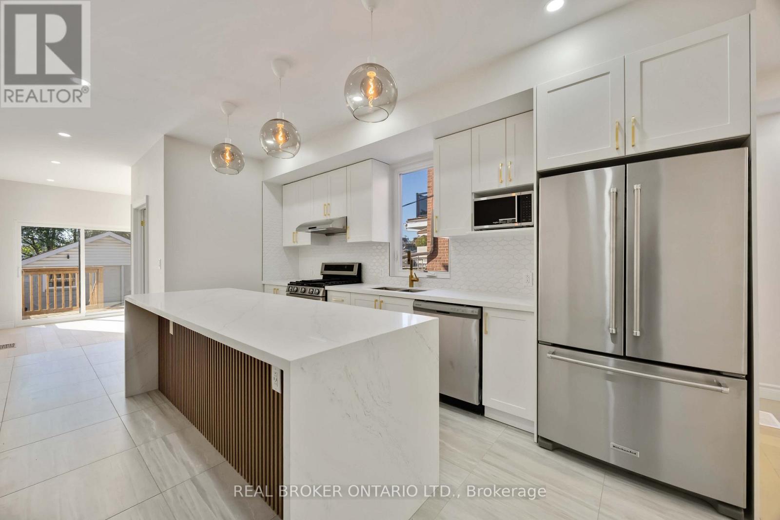806 Gladstone Avenue, Toronto, Ontario  M6H 3J6 - Photo 15 - W12435713