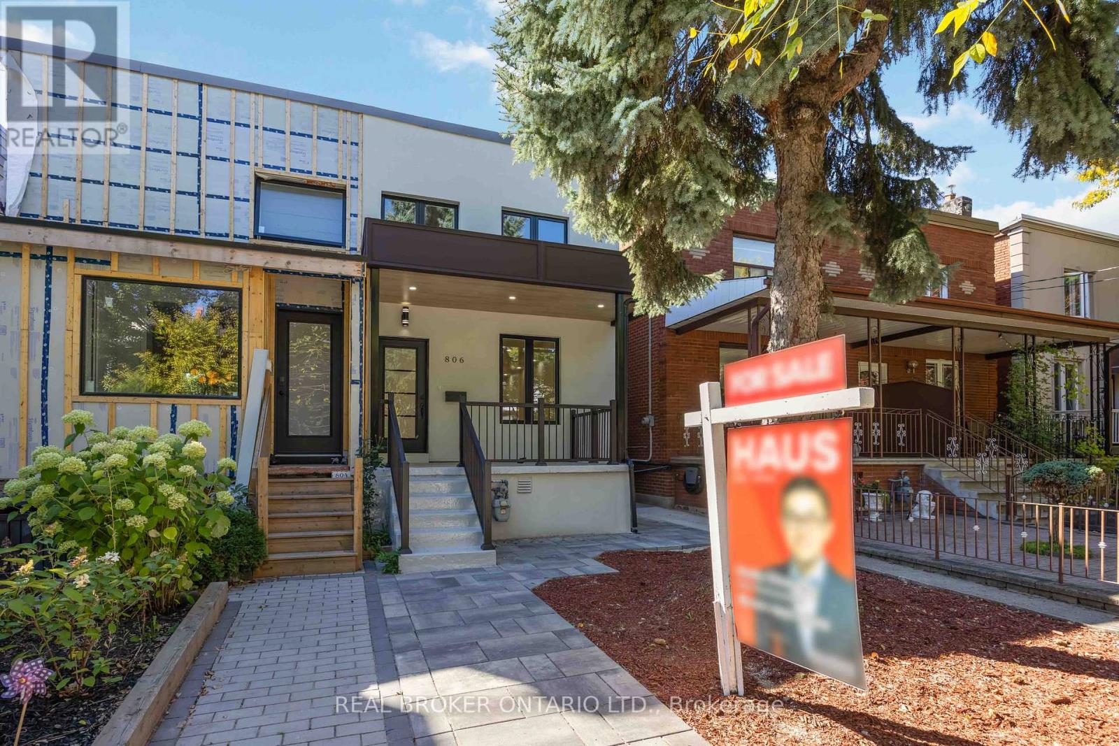 806 Gladstone Avenue, Toronto, Ontario  M6H 3J6 - Photo 5 - W12435713